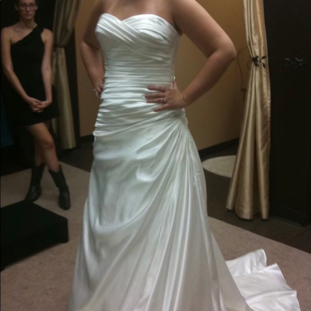 Strapless Essense of Australia wedding dress
